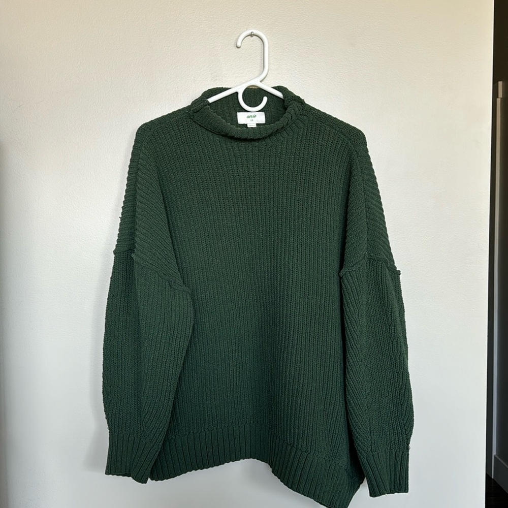 Aerie large green turtleneck sweater